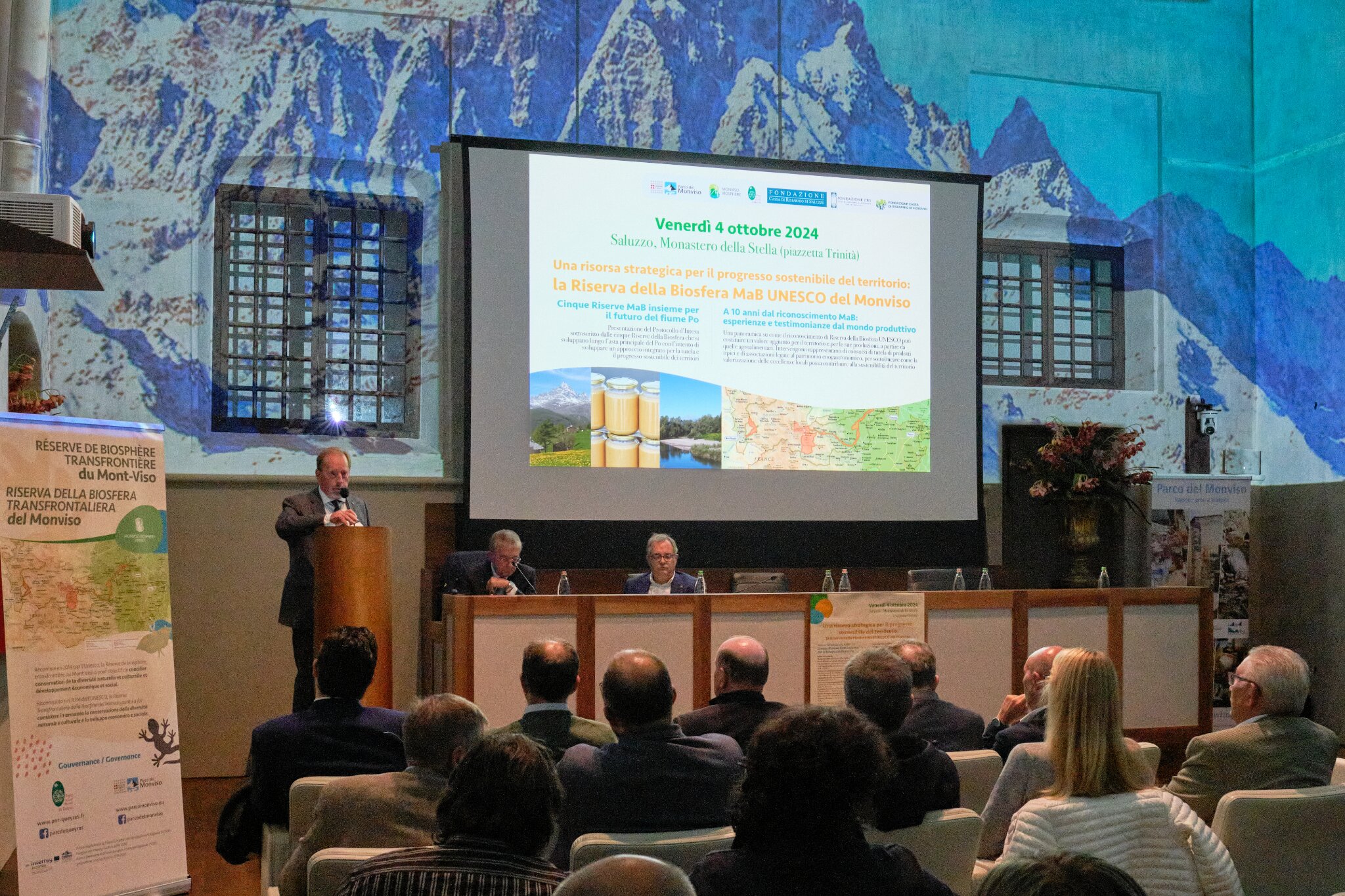 il Presidente del Parco del Monviso Dario Miretti mentre introduce il convegno