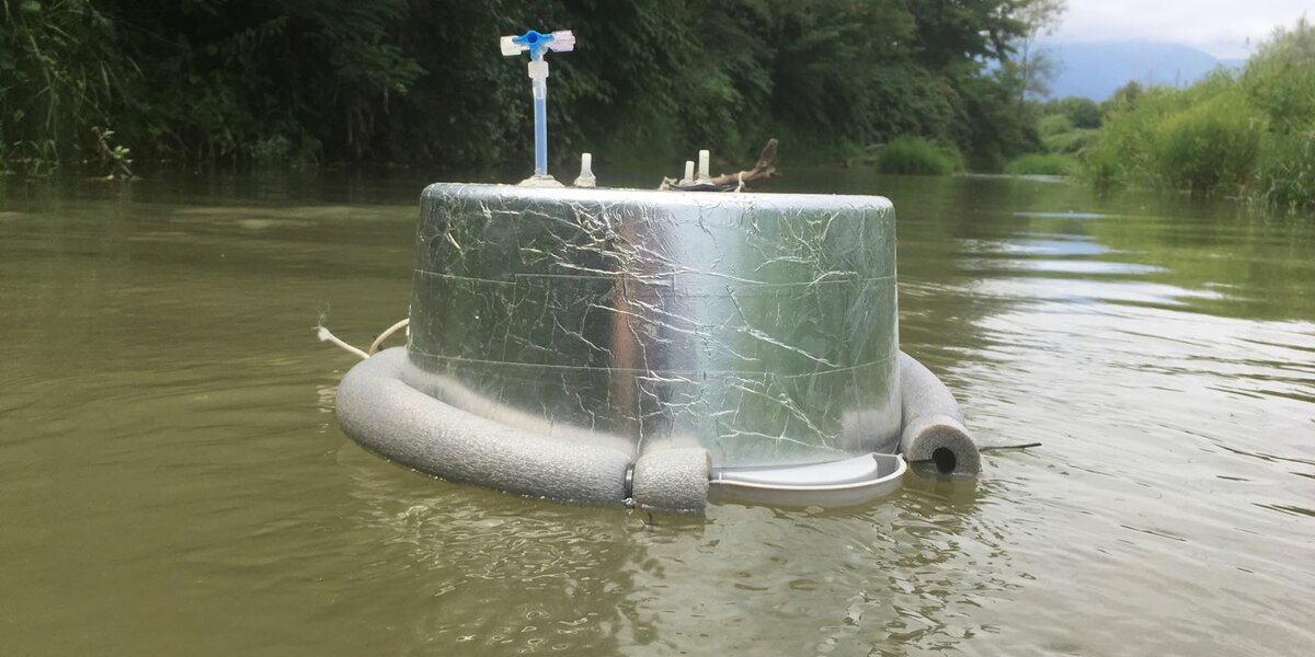 Camera flottante utile al monitoraggio dell’anidride carbonica del fiume Ghiandone, all’interno del progetto EURORUN (Assessing CO2 Fluxes from European Running Waters)