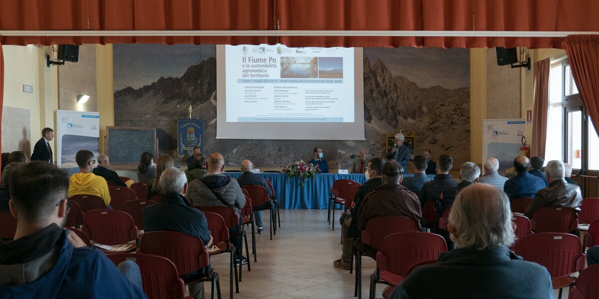 La sala del Centro didattico del Parco del Monviso a Faule, in occasione del seminario