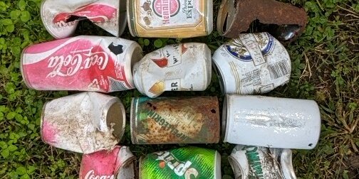 lattine di bevande gasate ritrovate nelle escursioni del progetto CleanAlp