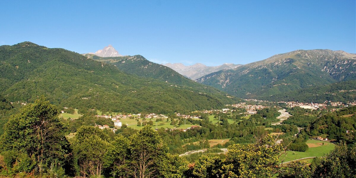 Il Monviso, Paesana e il fiume Po visti da Balma Boves, foto di Renzo Ribetto